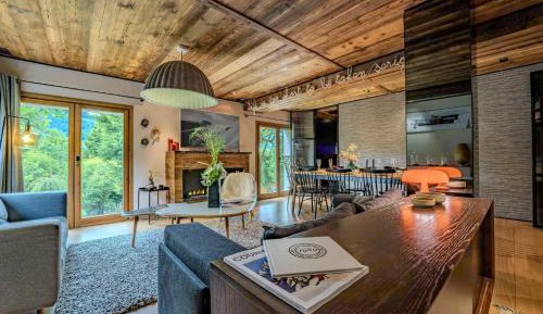 Three-Bedroom Deluxe Apartment