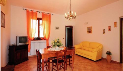 One-Bedroom Holiday Home