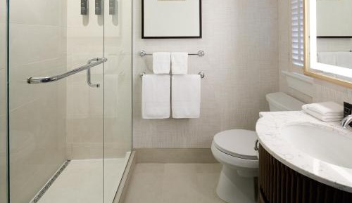 Patio, Guest room, 1 Queen, Garden view, Balcony