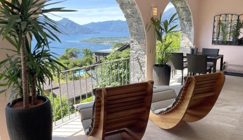 Apartment with Lake View