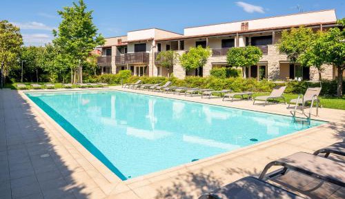 Apartment with Garden View