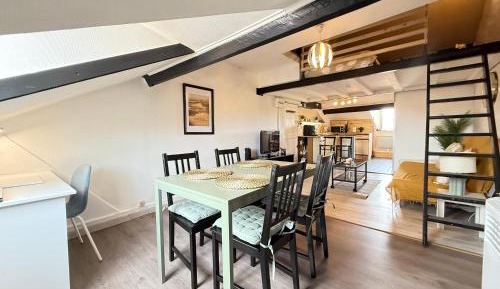 One-Bedroom Apartment with View