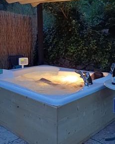 King Room with Spa Bath