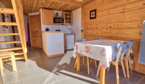 Apartment (4 Adults)