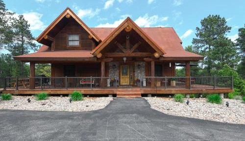 Three-Bedroom Holiday Home 