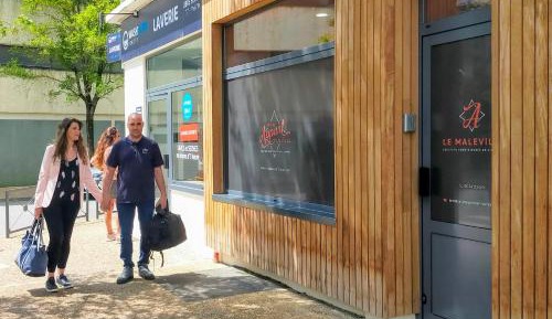 Apartment with Shower