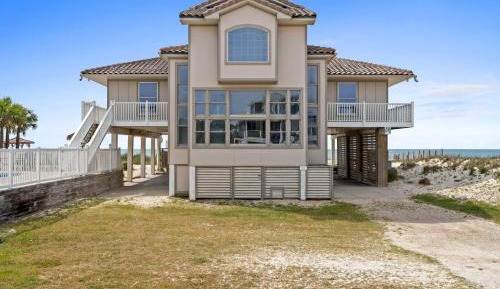 Five-Bedroom Holiday Home