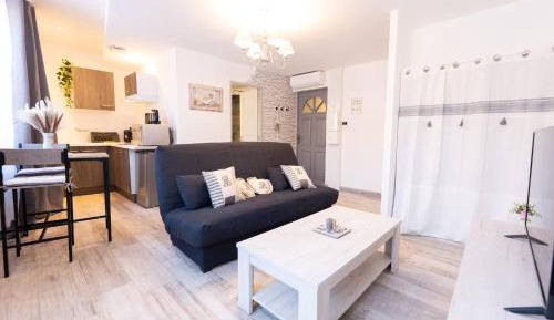 Apartment with Shower