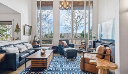 Four-Bedroom Holiday Home