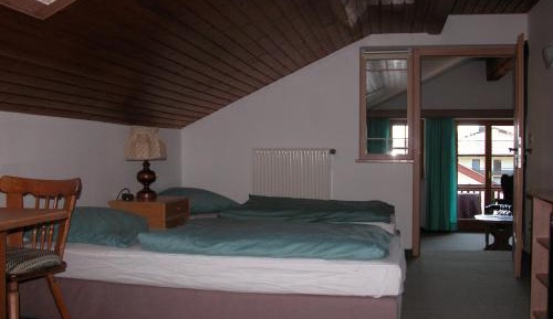 Deluxe Family Suite