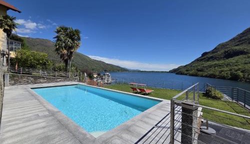 Apartment with Pool View 