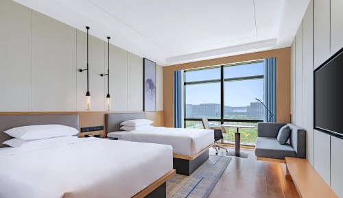 Business Double Room with Two Double Beds and City View