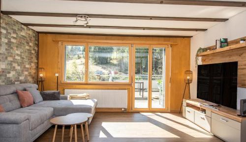 Apartment with Mountain View
