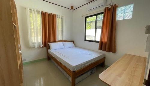 Queen Room with Shared Bathroom 1