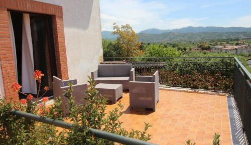 Quadruple Room with Private Bathroom