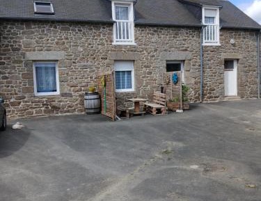 Deluxe Room (2 Adults + 1 Child)