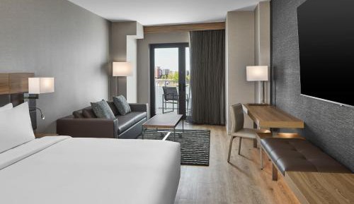 Deluxe Room with Balcony and River View