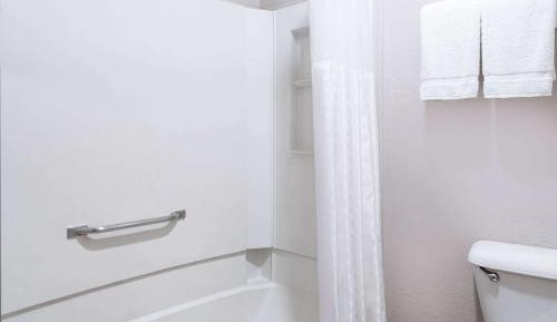 Deluxe Queen Room - Disability Access/Non-Smoking