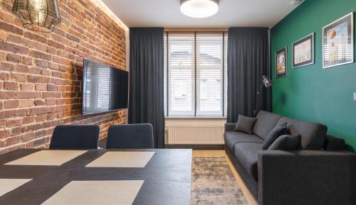 One-Bedroom Deluxe Apartment