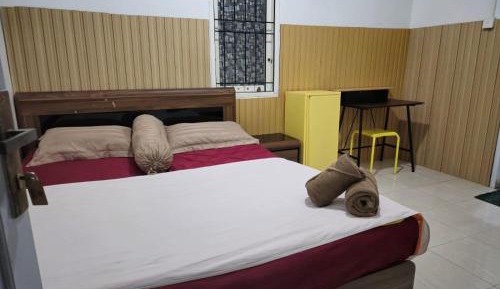 Standard Queen Room