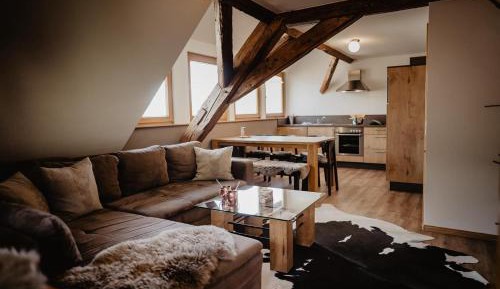 Three-Bedroom Apartment with Bathroom