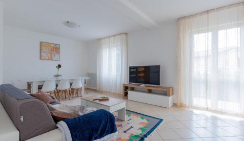 Four-Bedroom Holiday Home