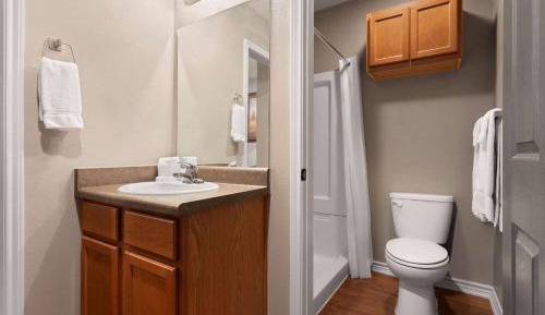 One-Bedroom Queen Suite, Non-Smoking