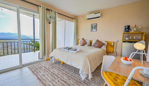 Suite with Mountain View
