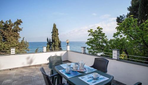 Superior One-Bedroom Apartment with Balcony