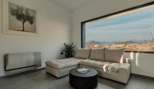 Superior One-Bedroom Apartment with Balcony