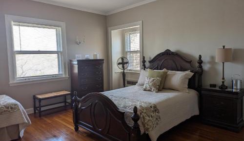 Deluxe Queen Room