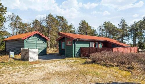 Three-Bedroom Vacation Home 
