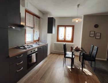 Two-Bedroom Apartment with Mountain View