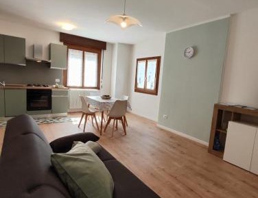 Two-Bedroom Apartment with Mountain View