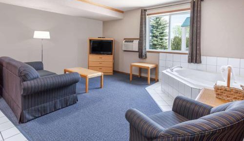 Queen Room - Non-Smoking