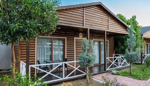 Bungalow with Garden View