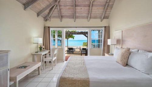 Royal Palm Beach Room (1 King)