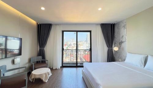 Queen Room with Balcony