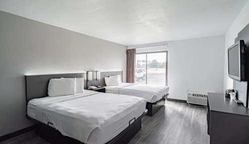 Queen Room with Two Queen Beds - Non-Smoking