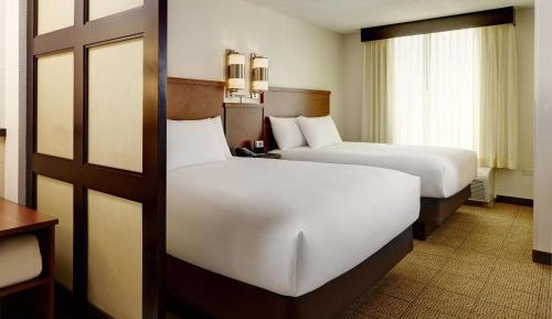 Queen Room with Two Queen Beds and Sofa Bed - High Floor