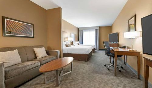 Queen Suite with Two Queen Beds with Sofa Bed