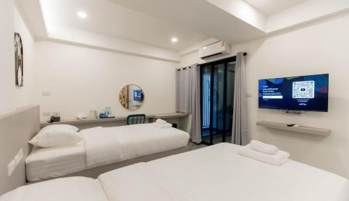 Deluxe Double or Twin Room with Balcony
