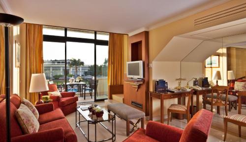 Duplex Suite with Garden View