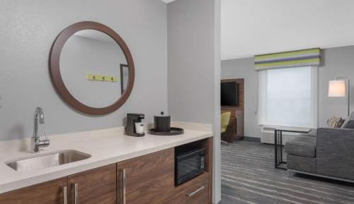 King Studio Suite with Sofa Bed - Non-Smoking