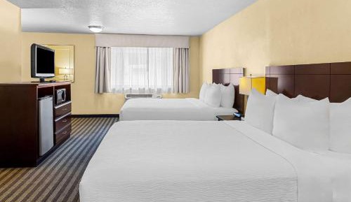 Queen Room with Two Queen Beds - Non-Smoking