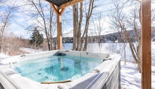 Deluxe Suite with Spa Bath