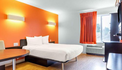 Queen Room - Disability Access - Non-Smoking