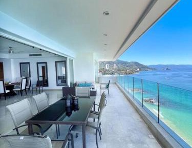 Three-Bedroom Apartment with Sea View