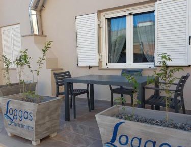 Studio with Mountain View