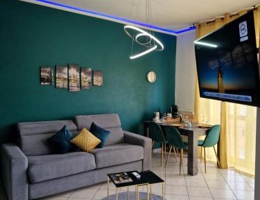 Studio Apartment with Balcony